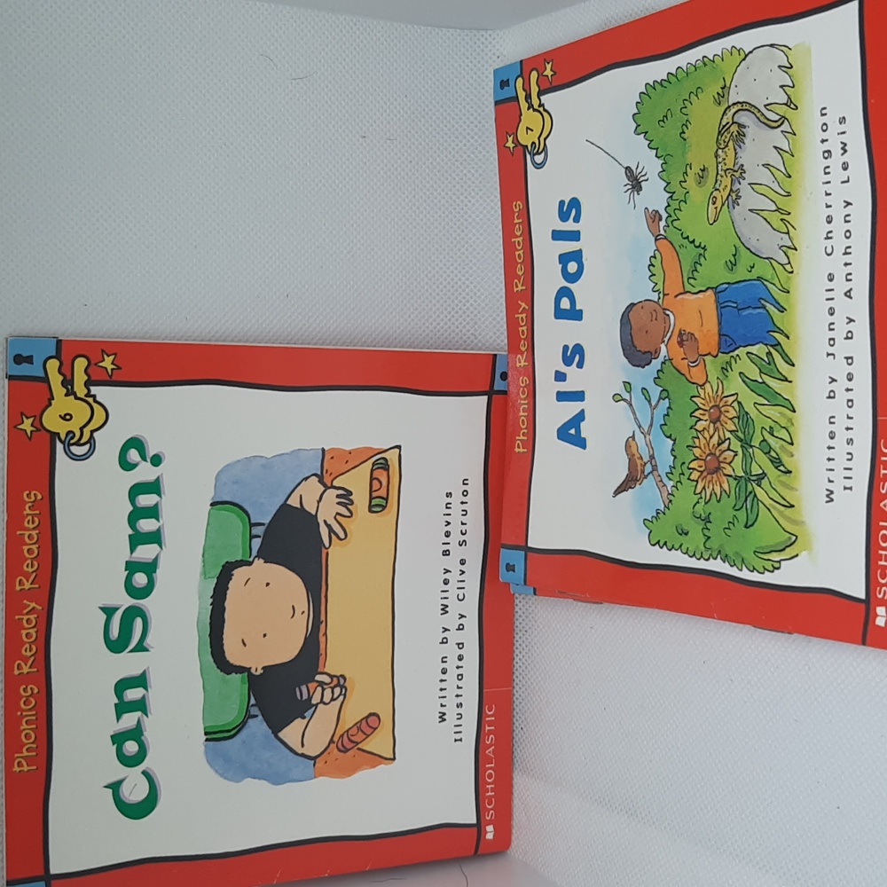 Scholastic Phonics Ready Readers - Red and Blue Covers